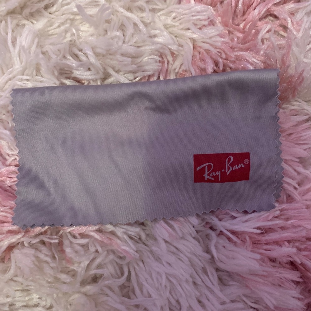 Ray Bans - Picture 2 of 3